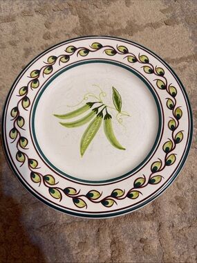 Hand-Painted Green Pea Motif  Dinner Plate - Casafina Conimbricer Olivia Vtg